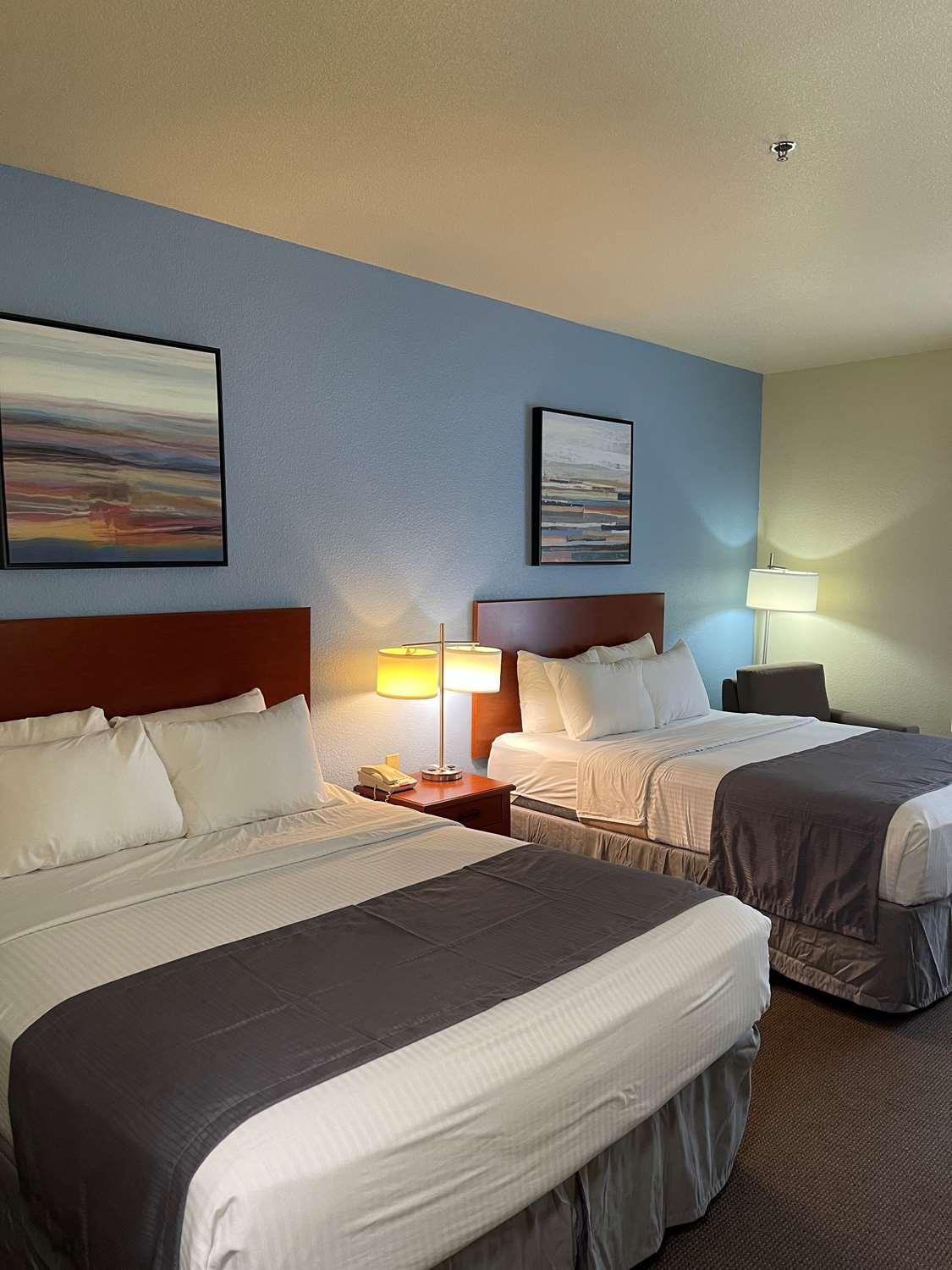 Best Western Central Business District Inn&suites 3*